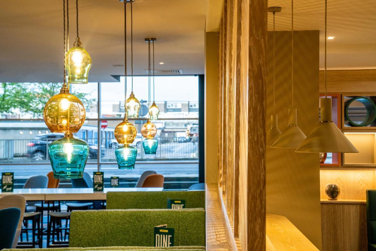 Holiday Inn Stevenage By Ihg Exteriör bild