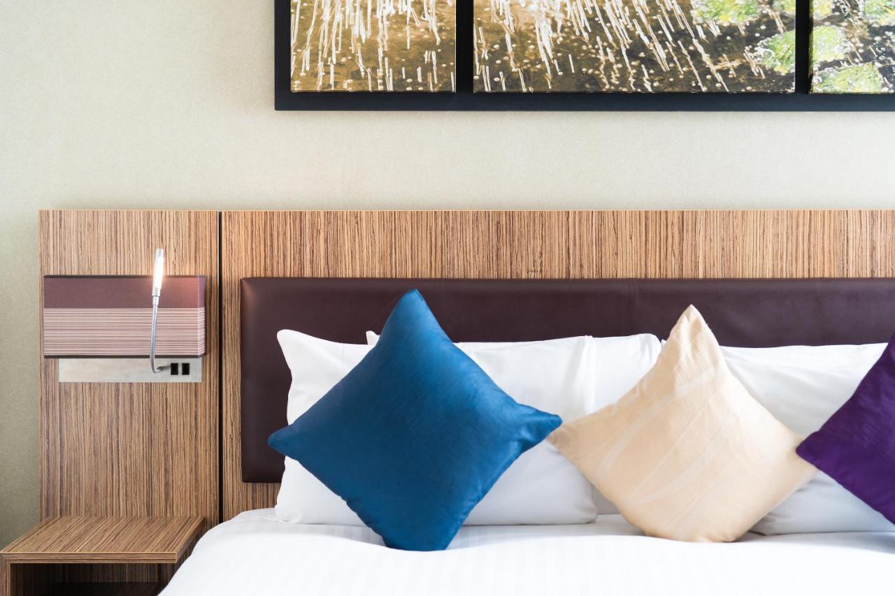 Holiday Inn Stevenage By Ihg Exteriör bild
