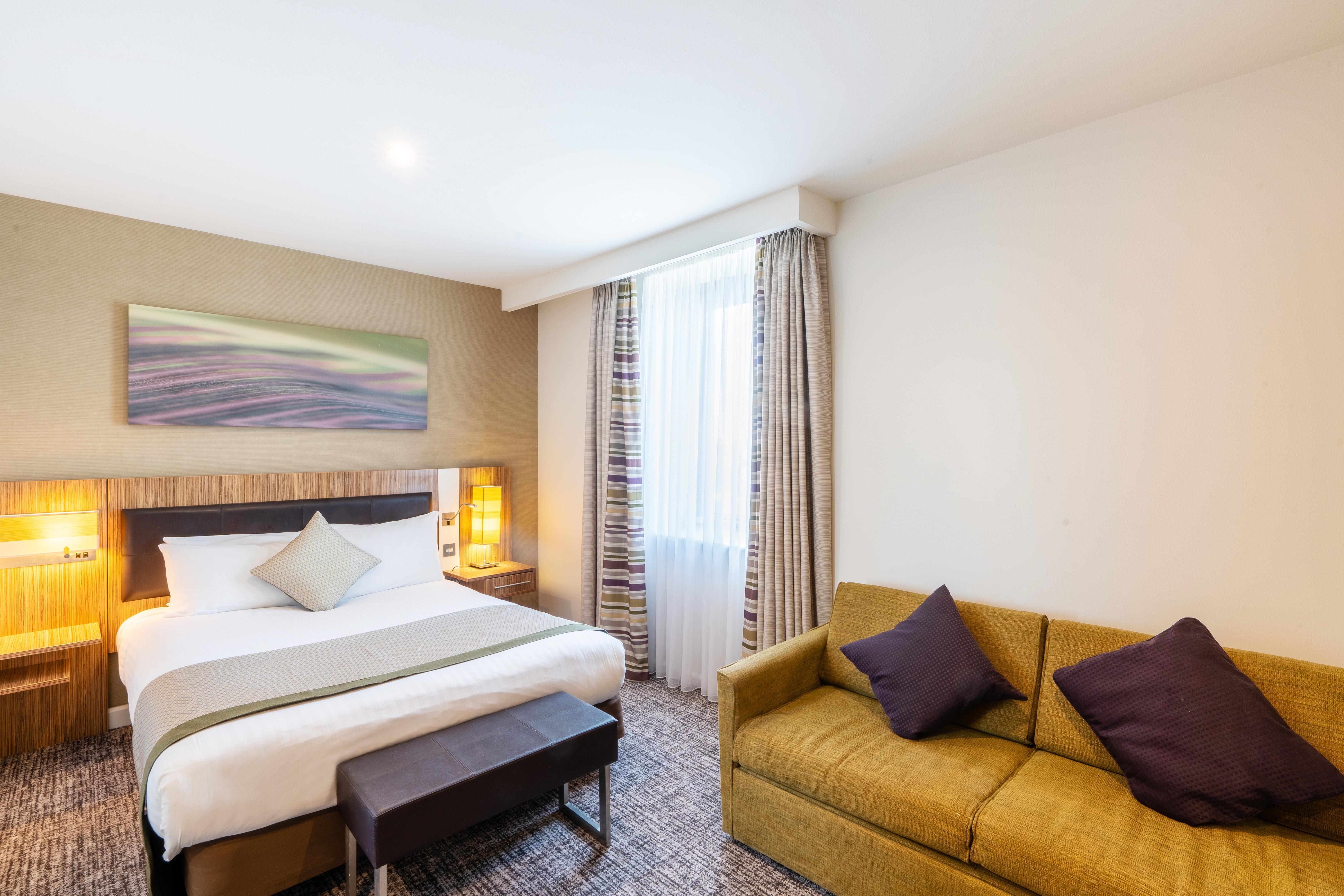 Holiday Inn Stevenage By Ihg Exteriör bild
