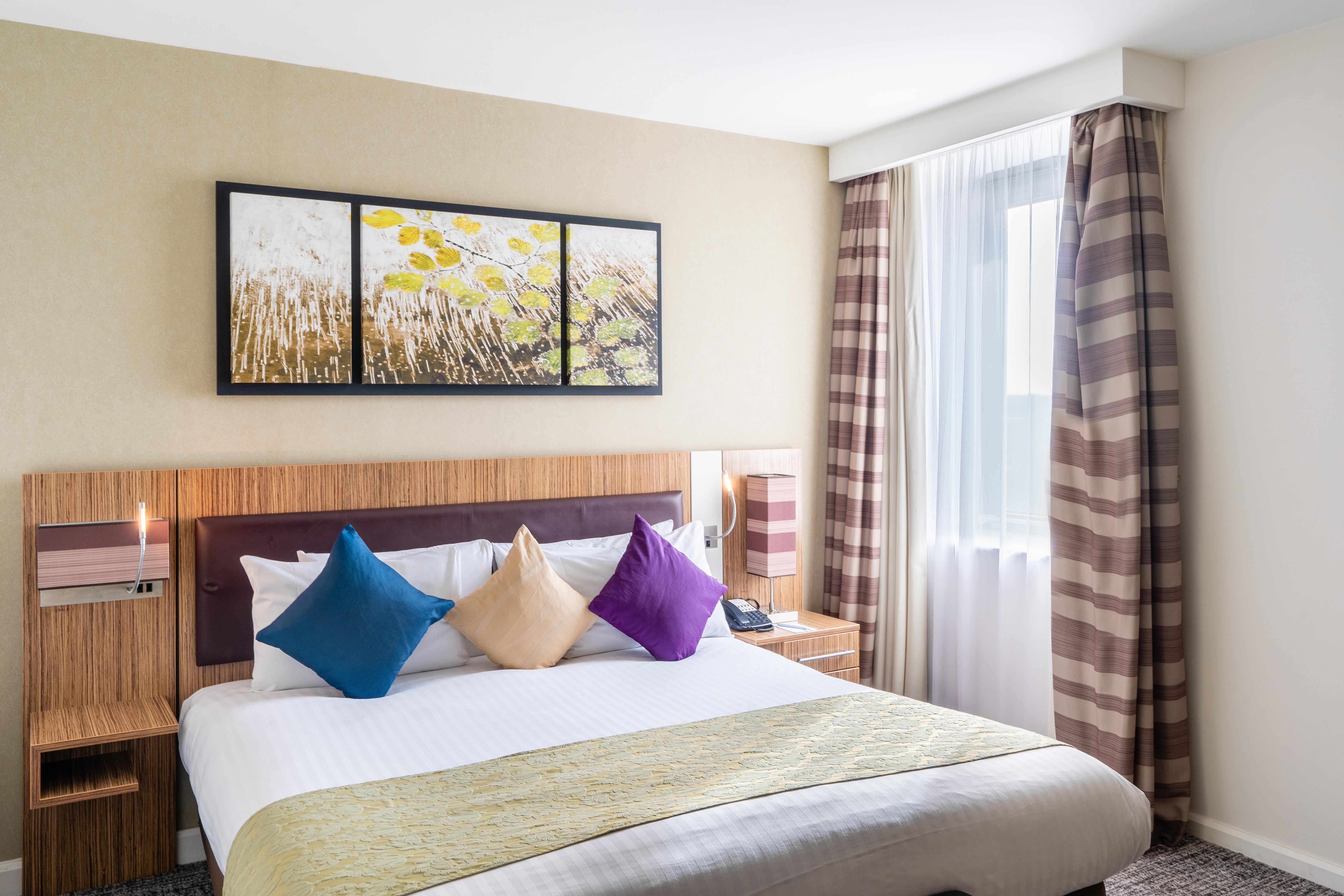 Holiday Inn Stevenage By Ihg Exteriör bild