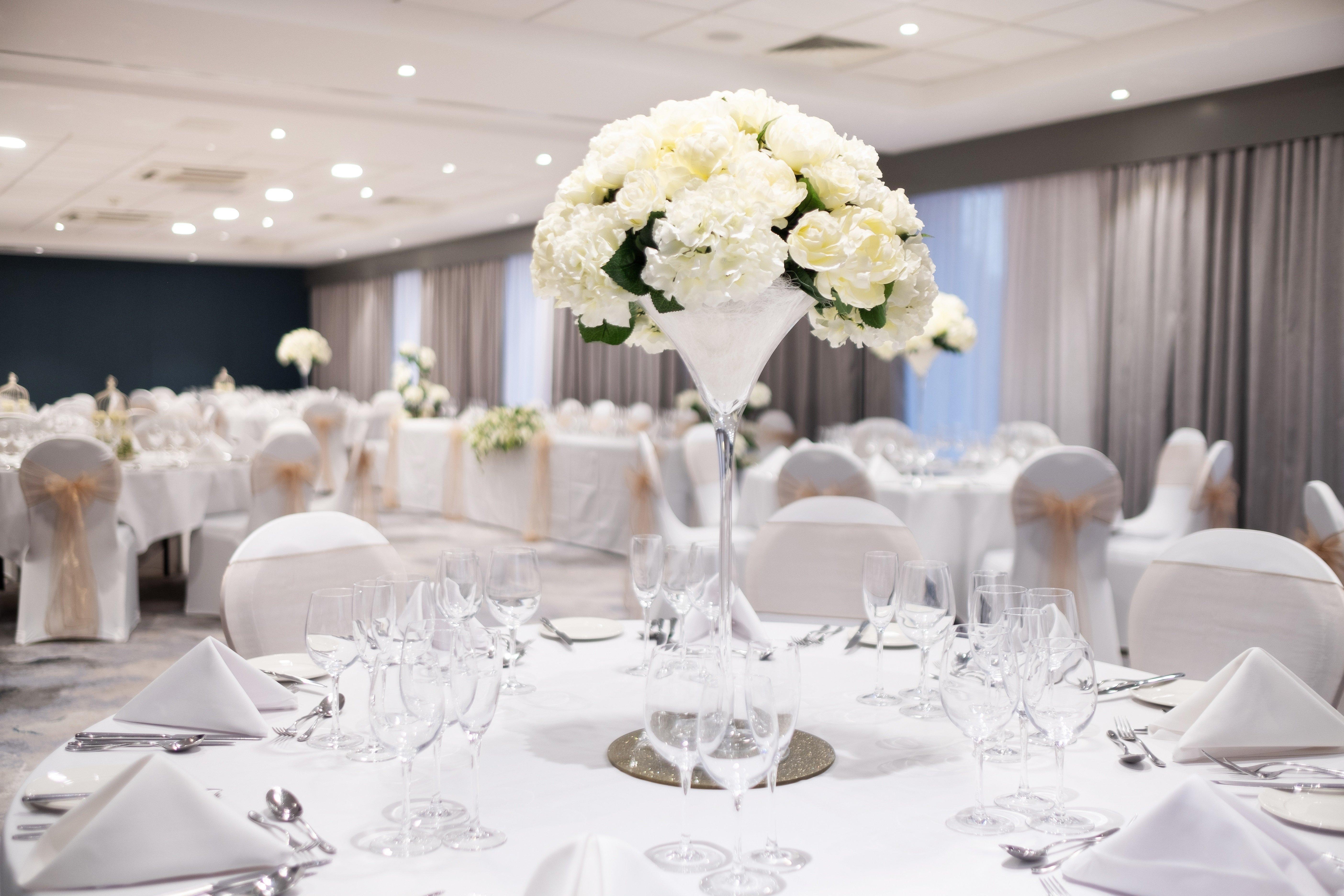 Holiday Inn Stevenage By Ihg Exteriör bild
