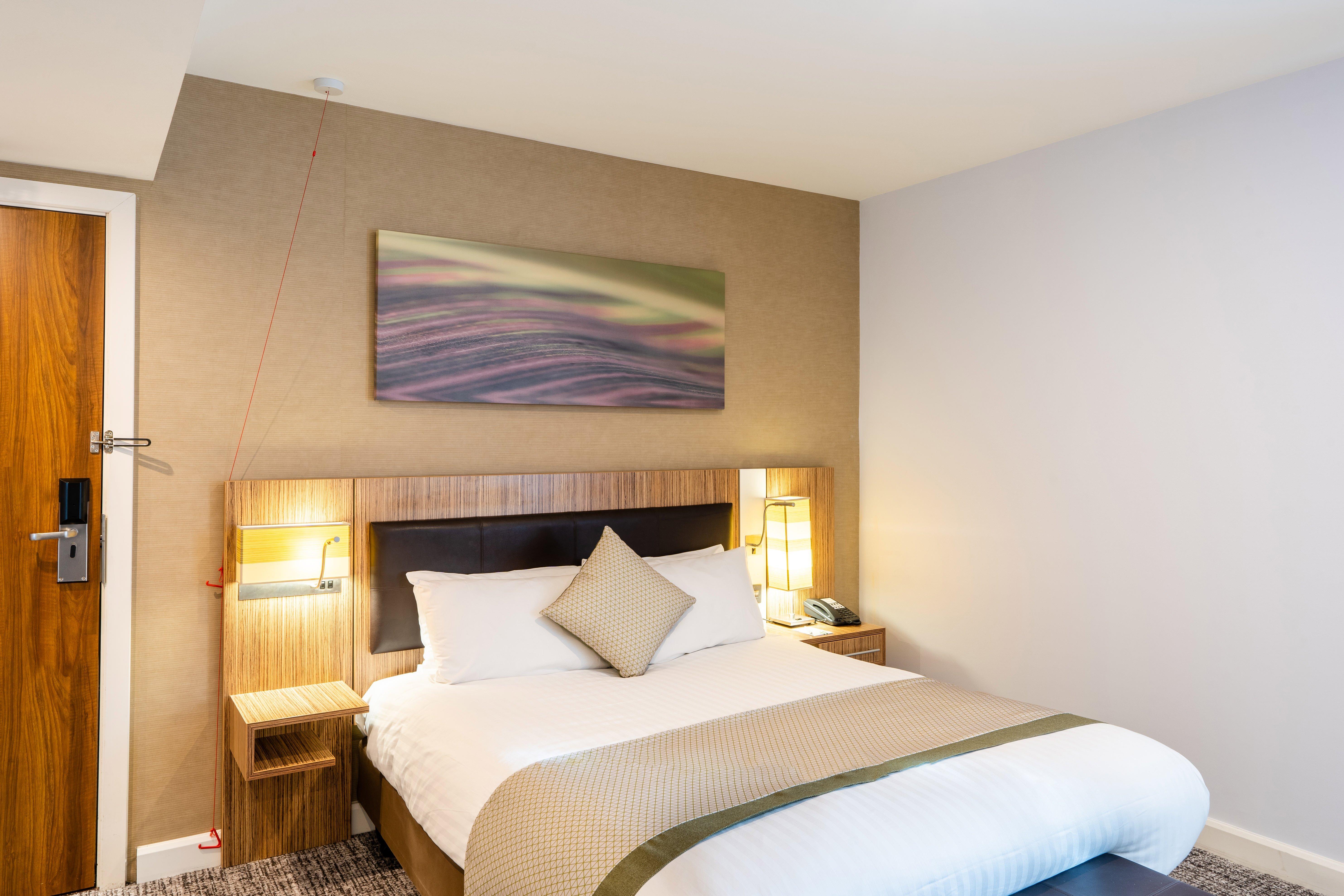 Holiday Inn Stevenage By Ihg Exteriör bild