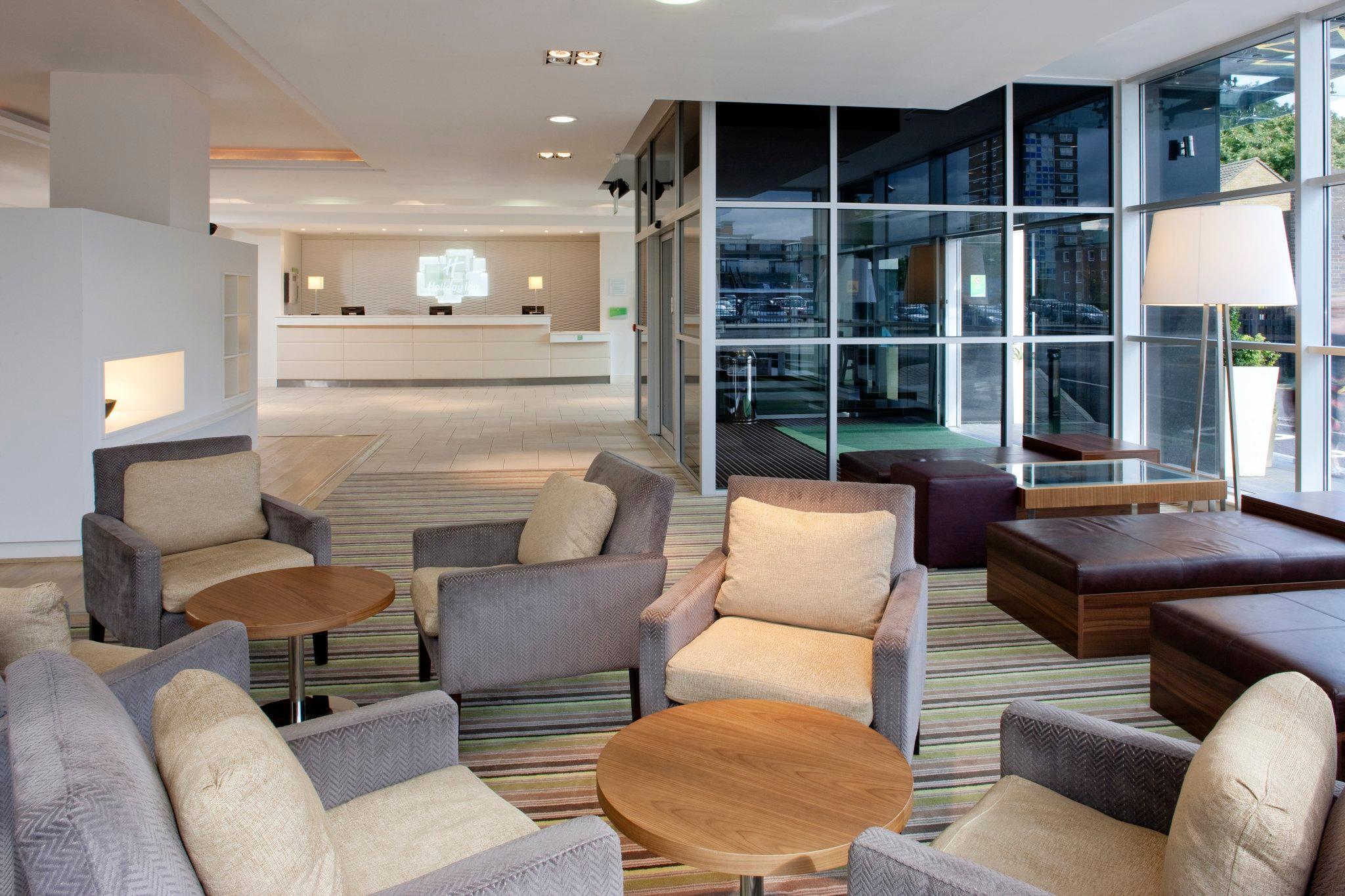 Holiday Inn Stevenage By Ihg Exteriör bild