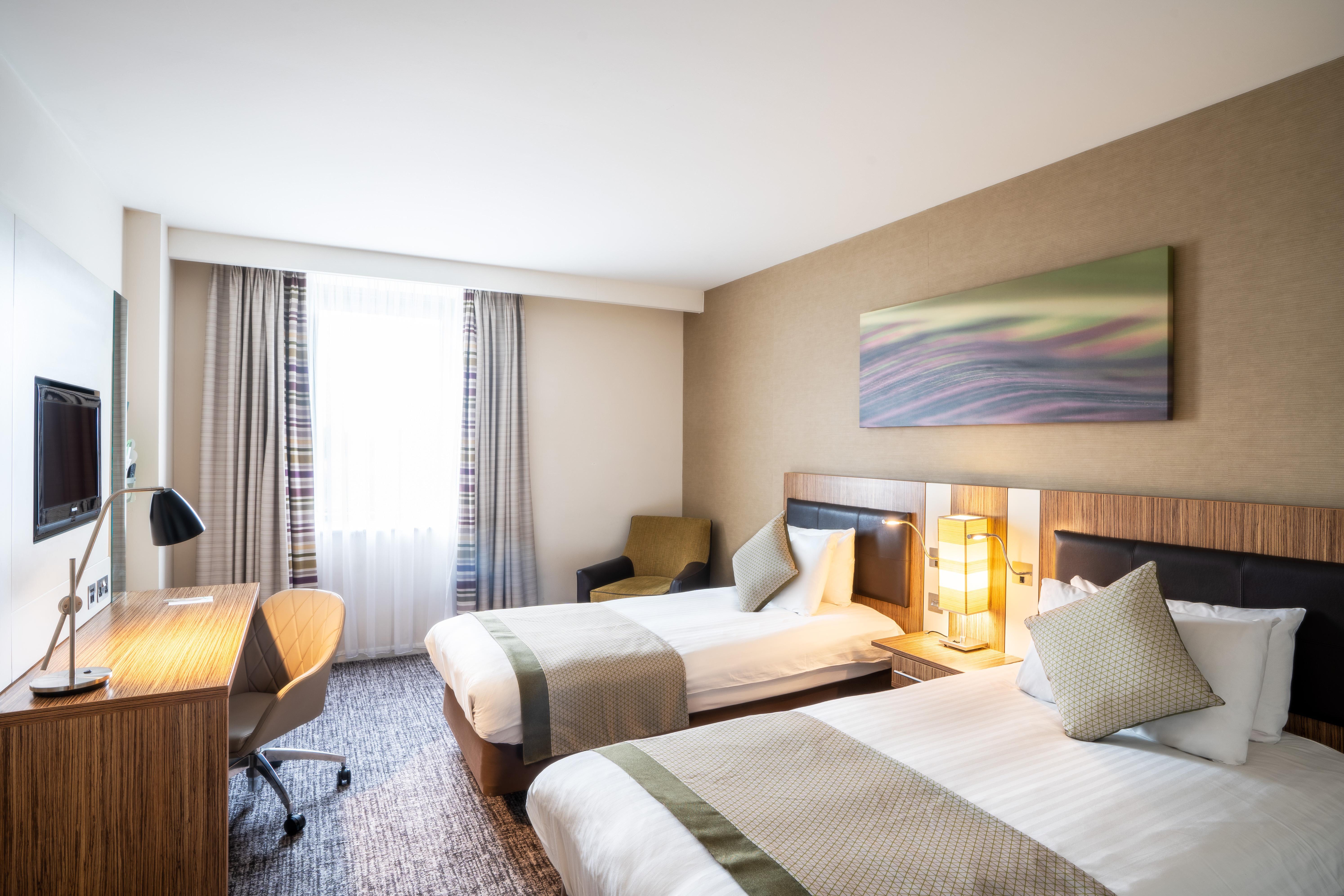 Holiday Inn Stevenage By Ihg Exteriör bild