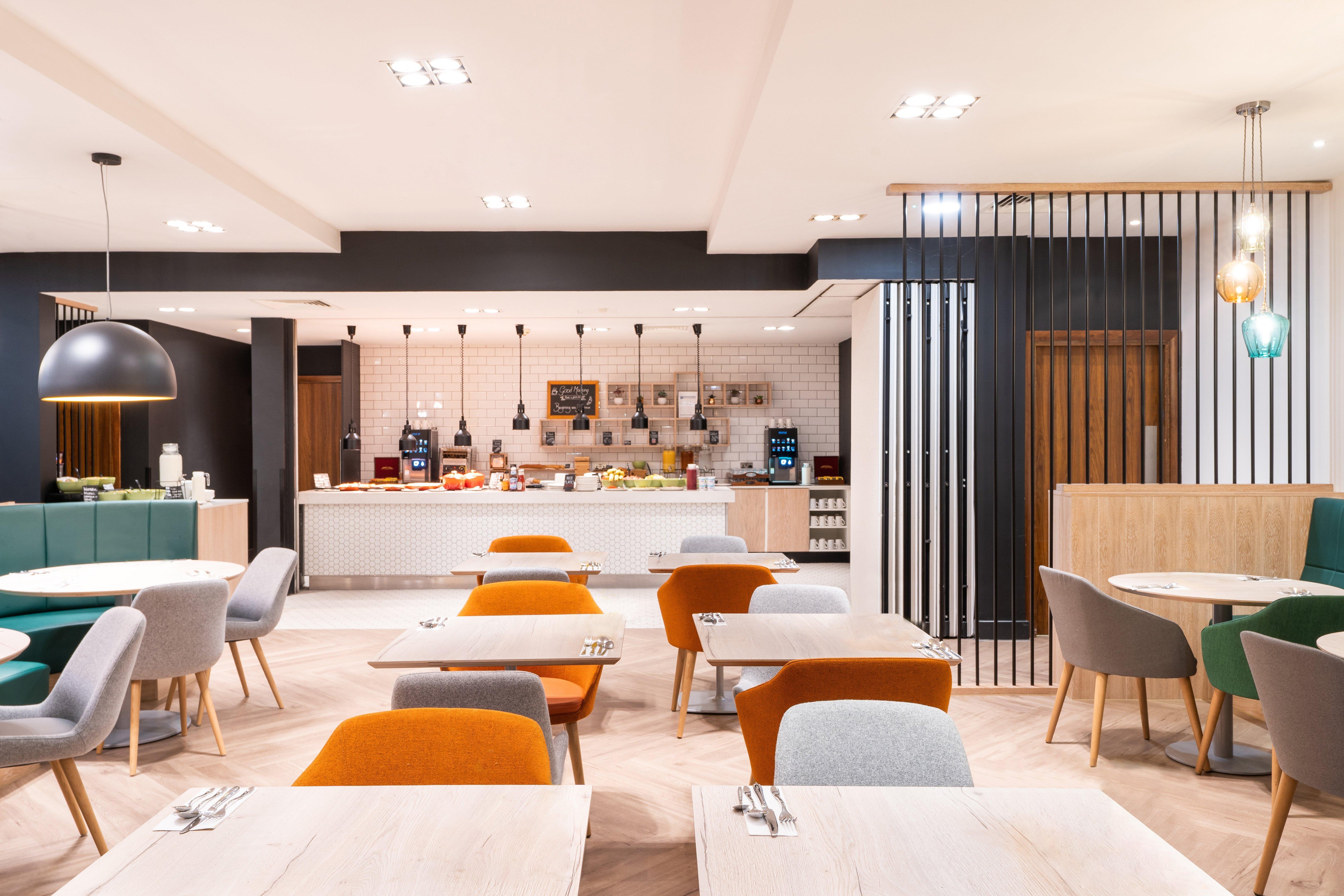 Holiday Inn Stevenage By Ihg Exteriör bild