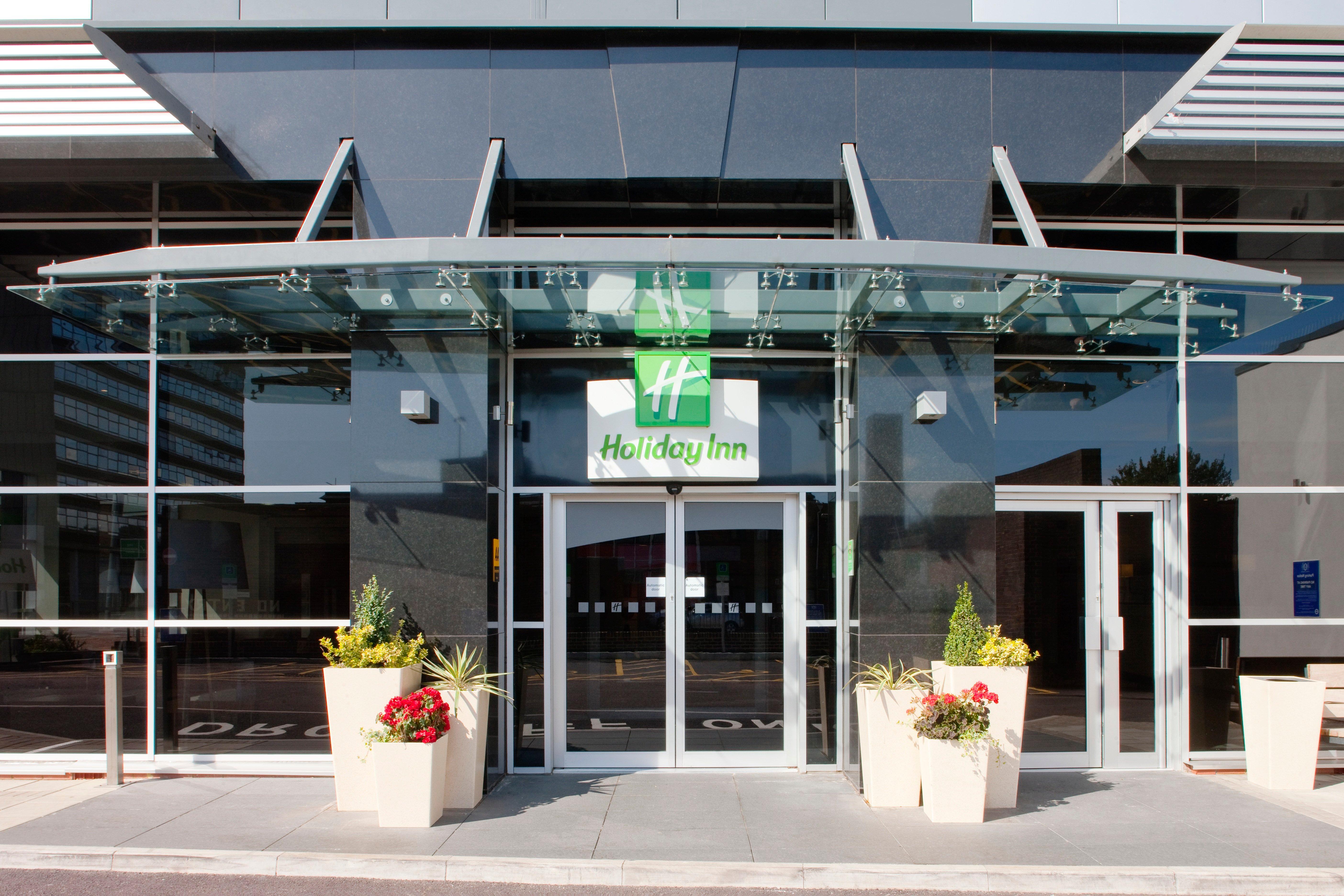 Holiday Inn Stevenage By Ihg Exteriör bild