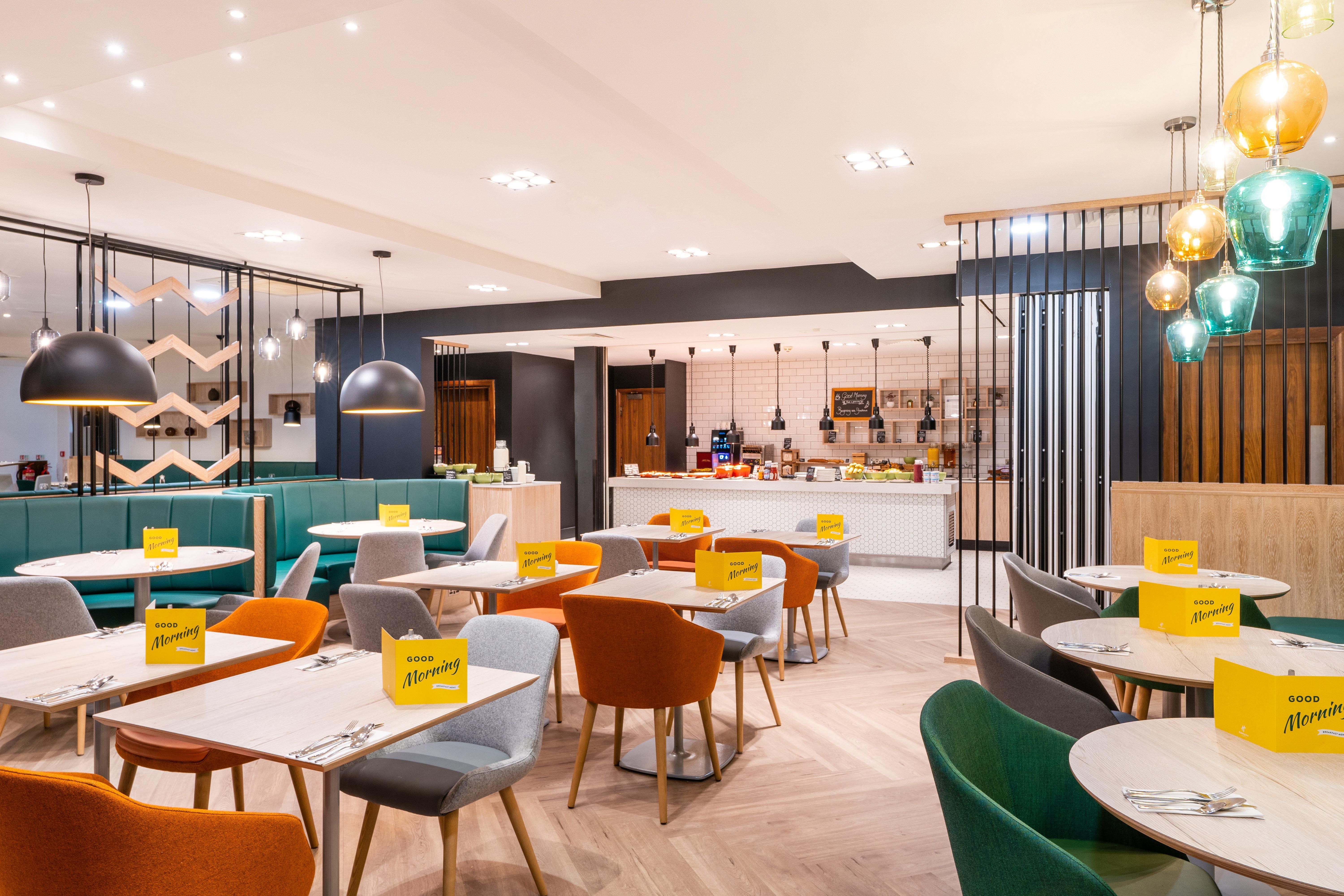 Holiday Inn Stevenage By Ihg Exteriör bild