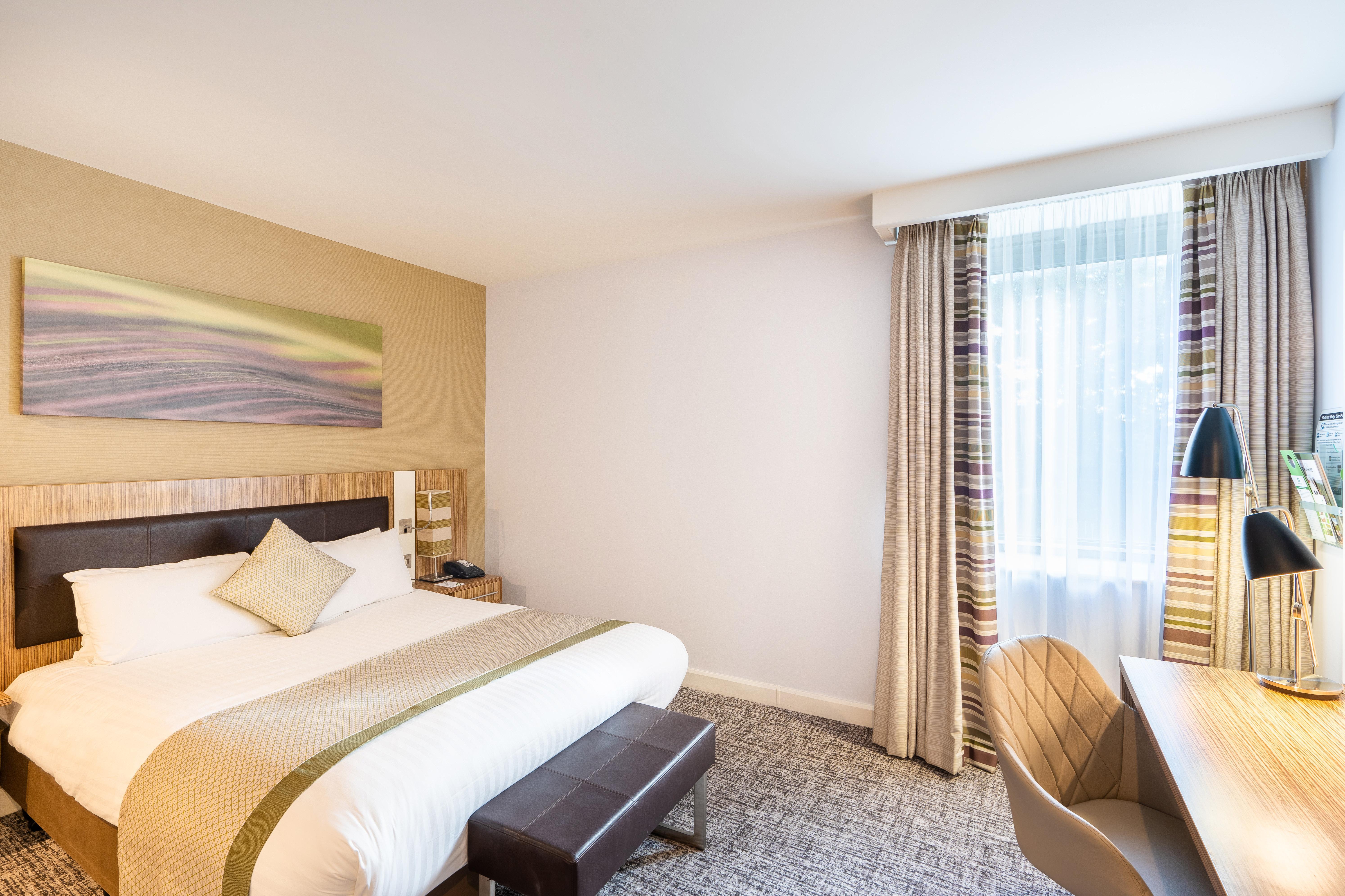 Holiday Inn Stevenage By Ihg Exteriör bild