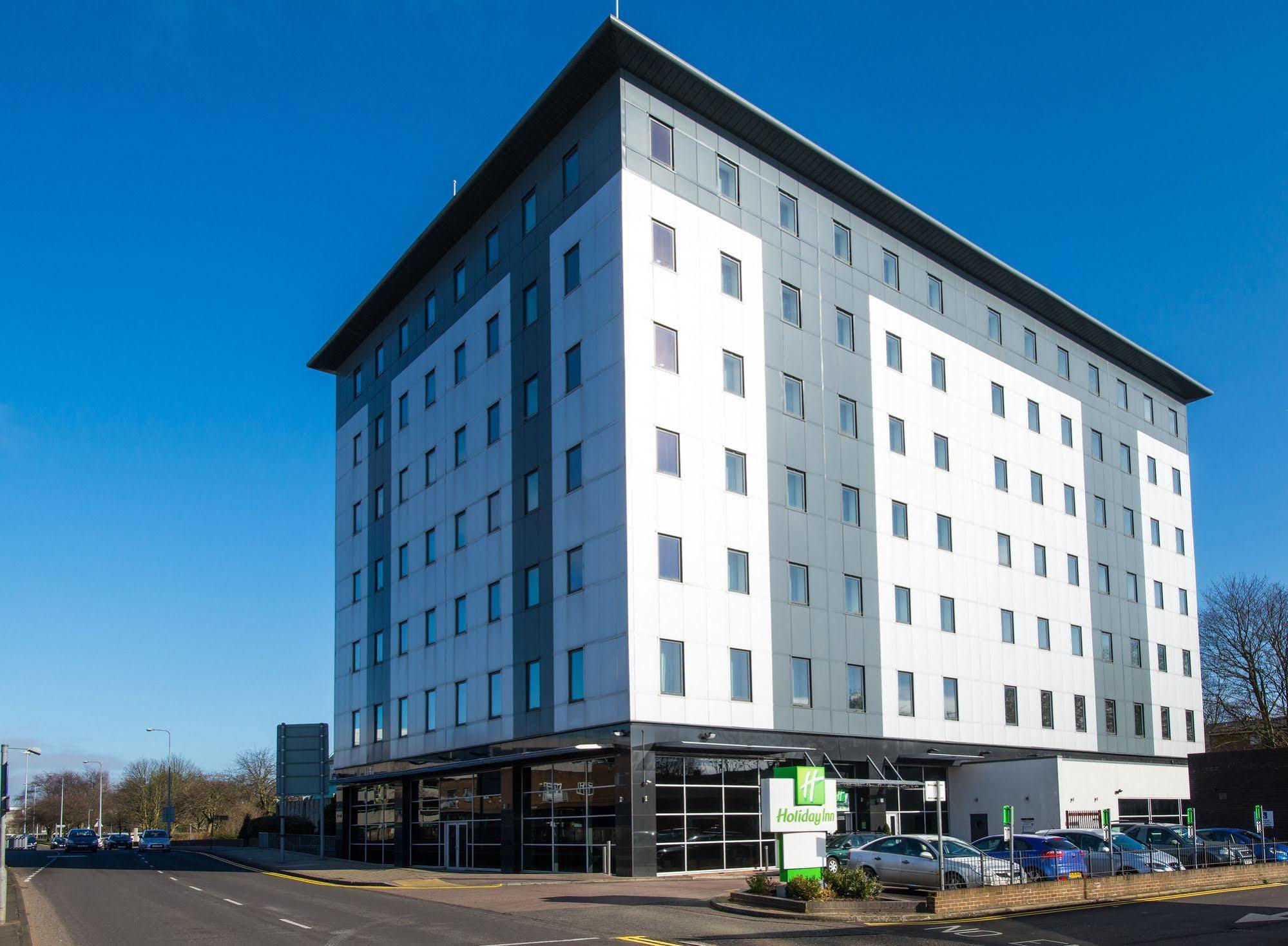 Holiday Inn Stevenage By Ihg Exteriör bild