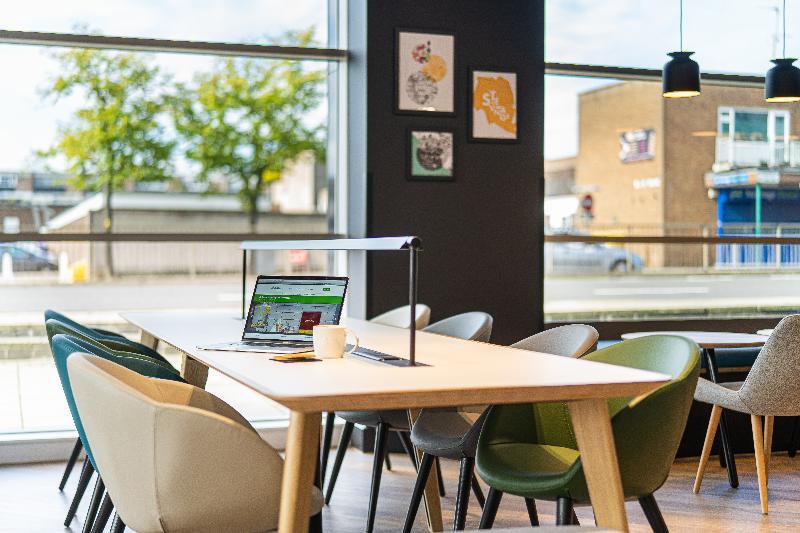 Holiday Inn Stevenage By Ihg Exteriör bild